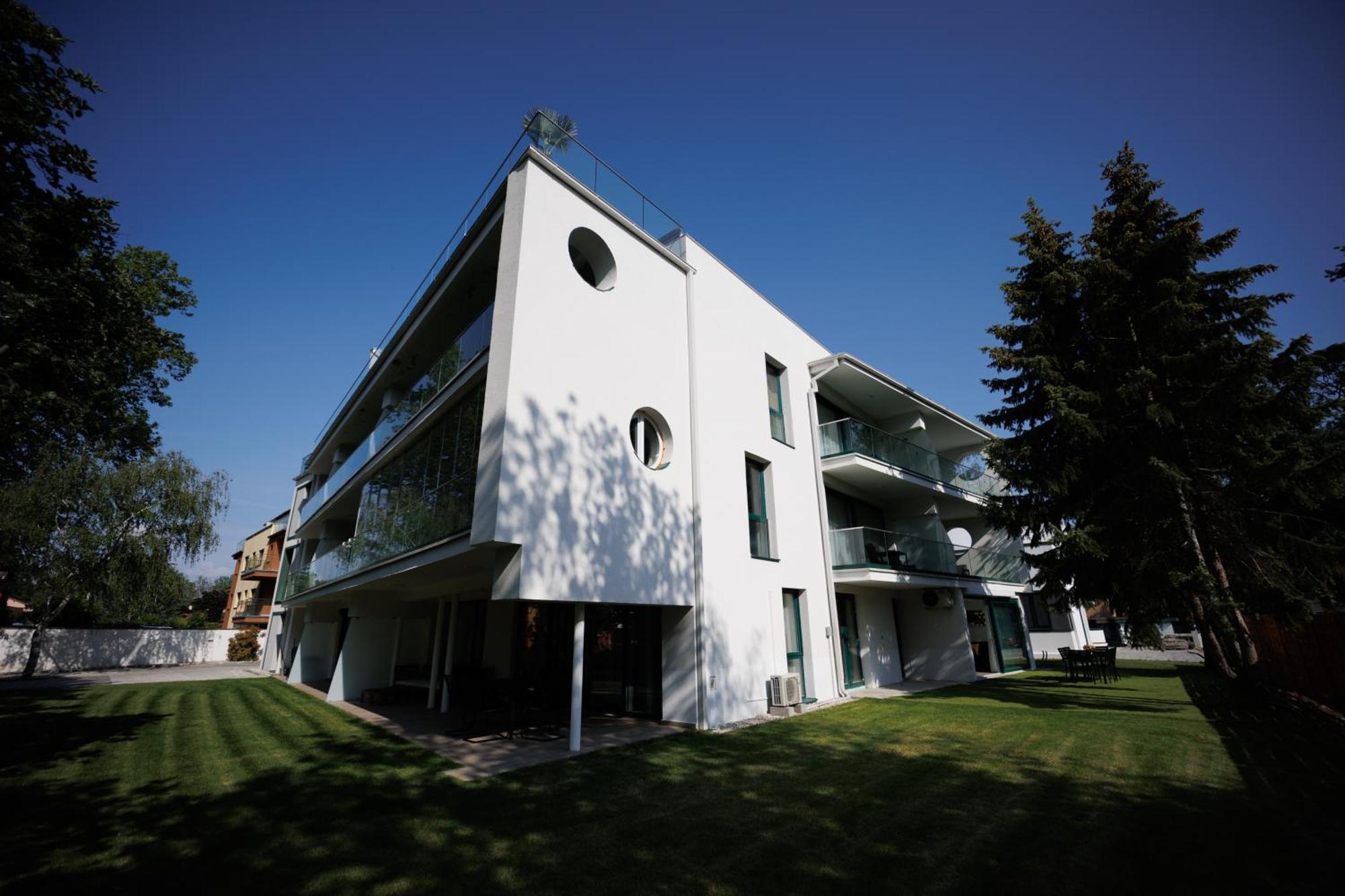Villa Bauhaus Wellness Apartman 202 Siofok Exterior photo